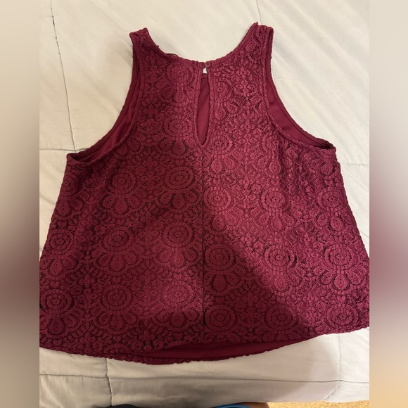 Beautiful Burgundy Lace Sleeveless Top - Picture 7 of 8